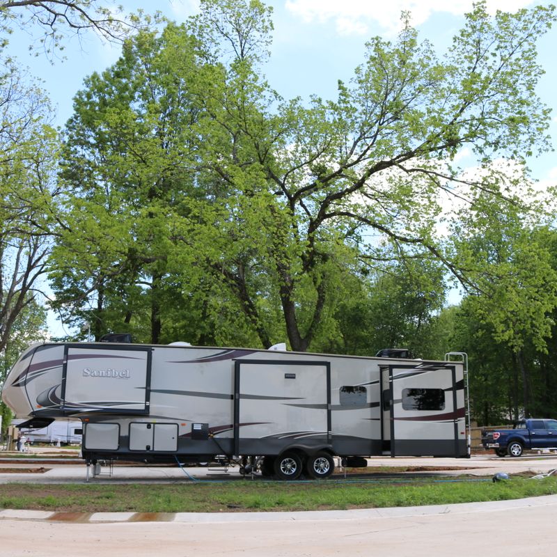 Escape to Tranquility: Crooked Creek RV Park & Campground - Your Gateway to Adventure