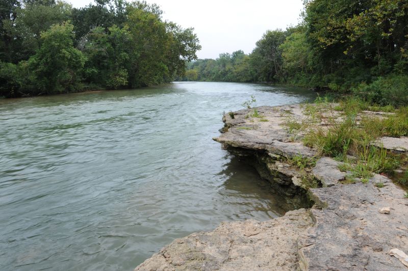 The scenic Illinois River is nestled in the heart of the Oklahoma Ozarks. The upper river is an easy flowing, Class II river with delightful scenery and several stretches of mild rapids for float trips. 