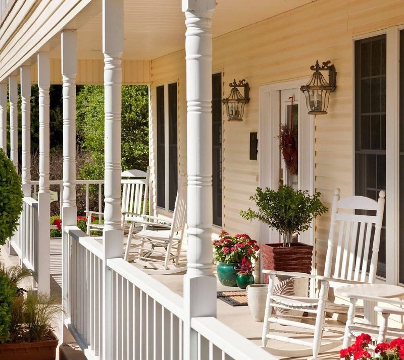Enjoy coffee with scenic views during your stay at Shiloh Morning Inn.
