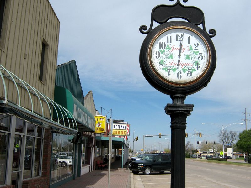 Uncover Hidden Treasures in These Top Antiquing Hubs