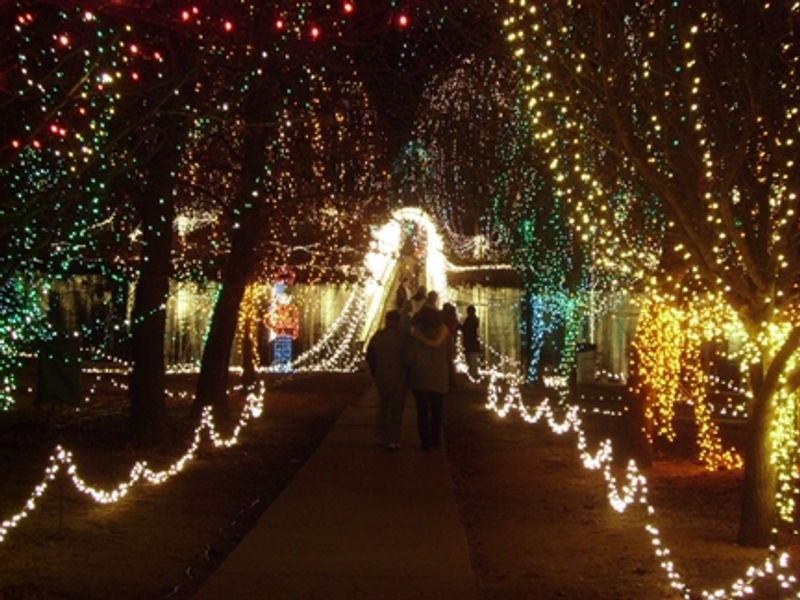 Chickasha christmas lights 2025 hours