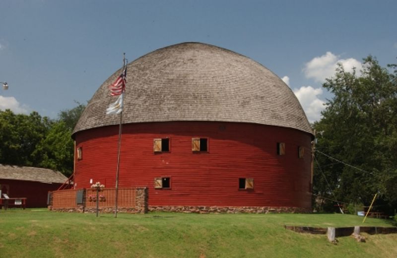 Round Barn Travelok Com Oklahoma S Official Travel Tourism Site