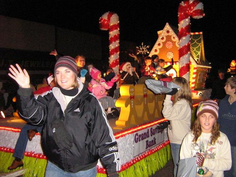 Grove Ok Christmas Parade 2022 Lights On The Lake Christmas Parade | Travelok.com - Oklahoma's Official  Travel & Tourism Site