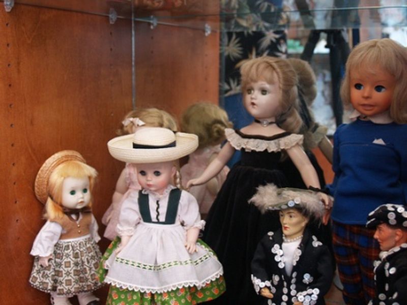 Eliza Cruce Hall Doll Collection Travelok Com Oklahoma S Official Travel Tourism Site