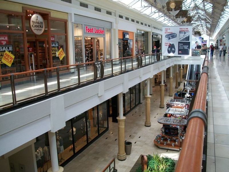oakley penn square mall