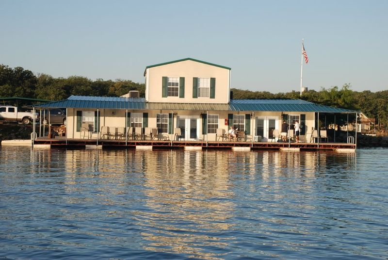 Lake Murray Floating Cabins Travelok Com Oklahoma S Official