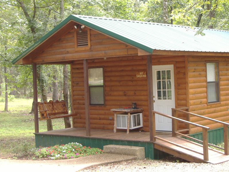 Beavers Bend Wildlife Museum & Cabin Rentals | TravelOK.com - Oklahoma