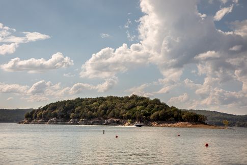See why Tenkiller State Park is known as Oklahoma's “heaven in the hills" with a visit to this gorgeous area. Photo by Lori Duckworth/Oklahoma Tourism.