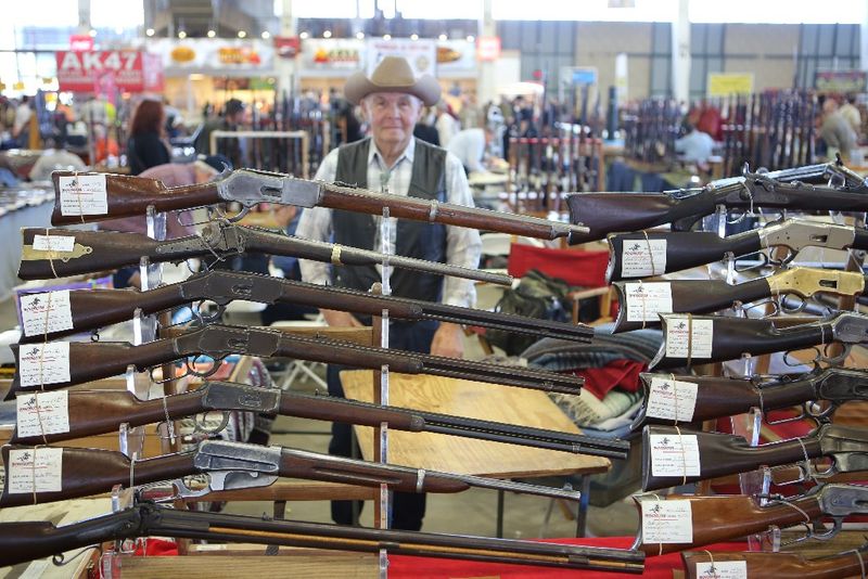 WANENMACHER'S TULSA ARMS SHOW WINTER logo