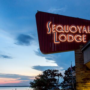 A retro-style sign welcomes guests to the Sequoyah lodging area. Photo by Lori Duckworth.
