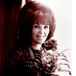 This photo appeared in an ad for Wanda Jackson's single "A Woman Lives for Love"  in the March 1970 issue of Billboard magazine.