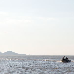 Wayfarers can reel in a variety of fish or enjoy water sports in the glistening Tom Steed waters. Photo by Lori Duckworth/Oklahoma Tourism.