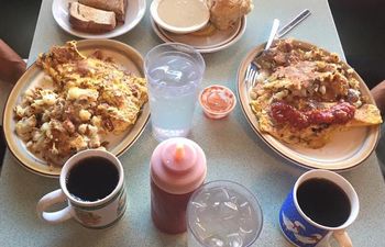 Kick off your Leon McAuliffe adventure with a hearty breakfast at one of his favorites, Dot's Cafe in Claremore. 