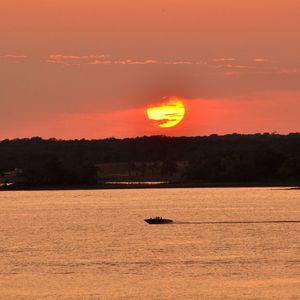 Escape to Lake Thunderbird State Park near the Oklahoma City metro to enjoy water activities and outdoor recreation like mountain biking, equestrian trails and hiking.