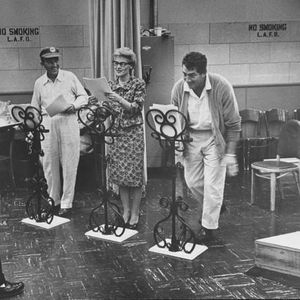 Patti Page practices with Vic Shoen, Bing Crosby and Dean Martin.