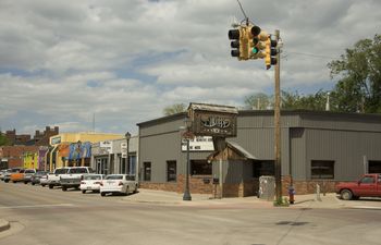 Willies Saloon in Stillwater was the site of some of Garth Brooks' first public performances.