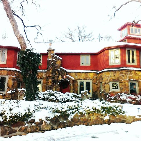 The beautiful Cedar Rock Inn at Redberry Farm in winter.