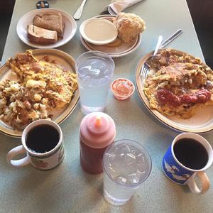 Kick off your Leon McAuliffe adventure with a hearty breakfast at one of his favorites, Dot's Cafe in Claremore. 