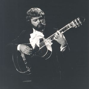 Mason Williams performing on the Just Friends Special on CBS in 1970