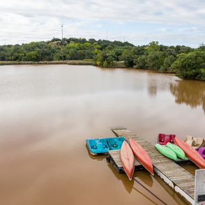 Reconnect with nature while paddleboating, canoeing or kayaking on the waters at Roman Nose State Park.